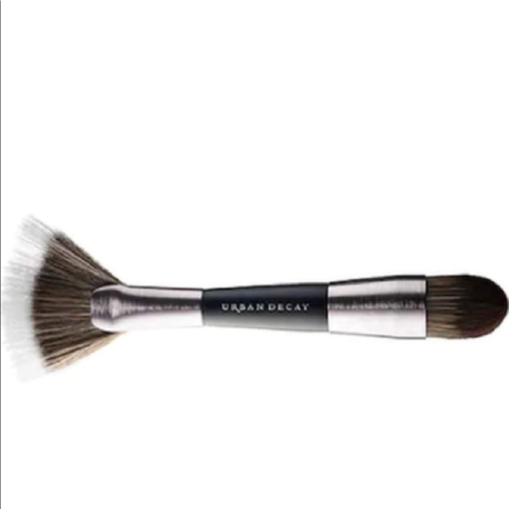 Urban Decay Contour Shapeshifter F-113 Make-Up Brush